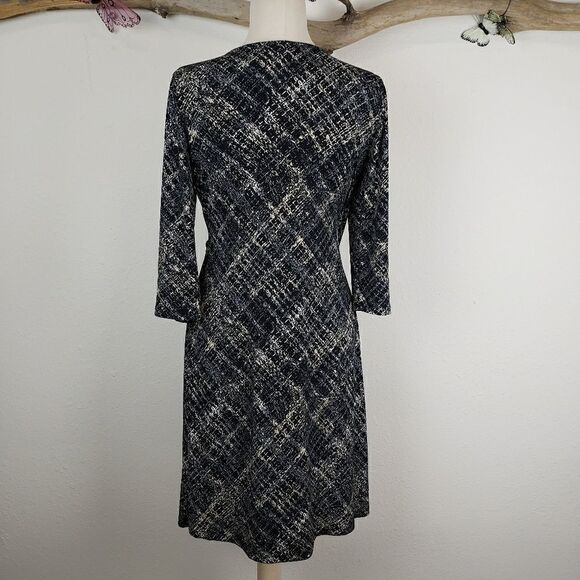 Motherhood maternity wrap dress - Picture 4 of 7